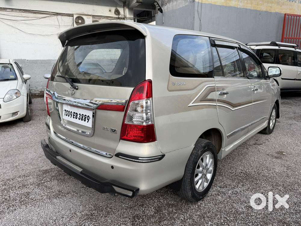 Toyota Innova 2.5 Vx 7 Seater Bs Iv, 2014, Diesel