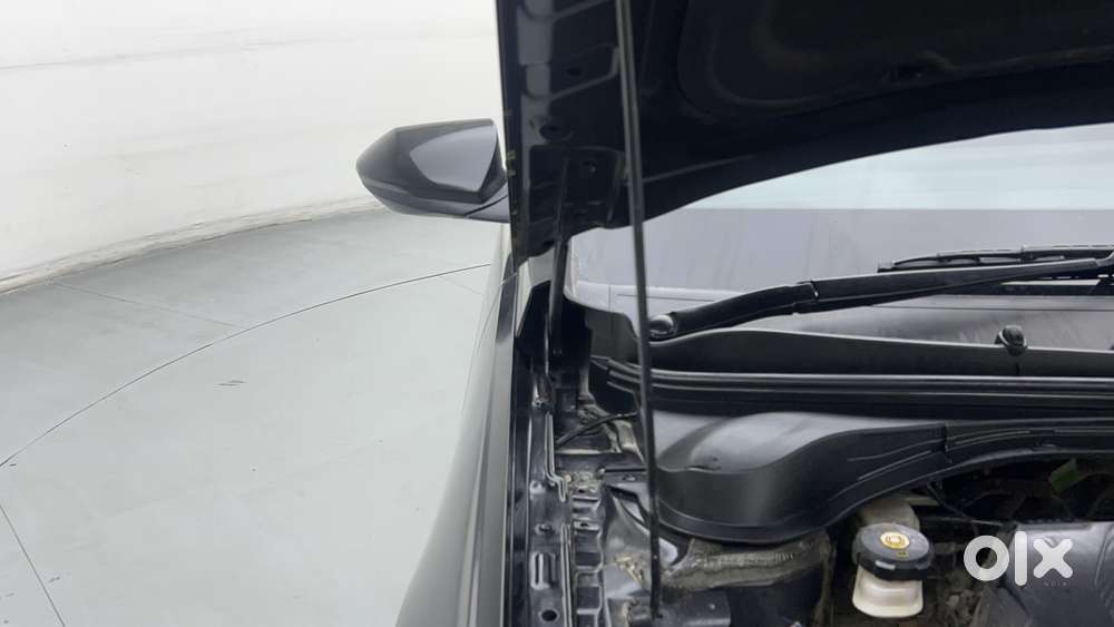 Hyundai Verna 1.5 Sx Petrol Mt, 2023, Petrol