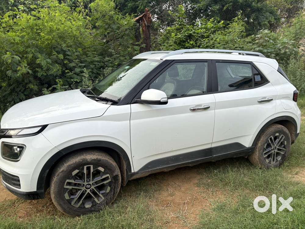 Hyundai Venue 2022 Diesel Well Maintained
