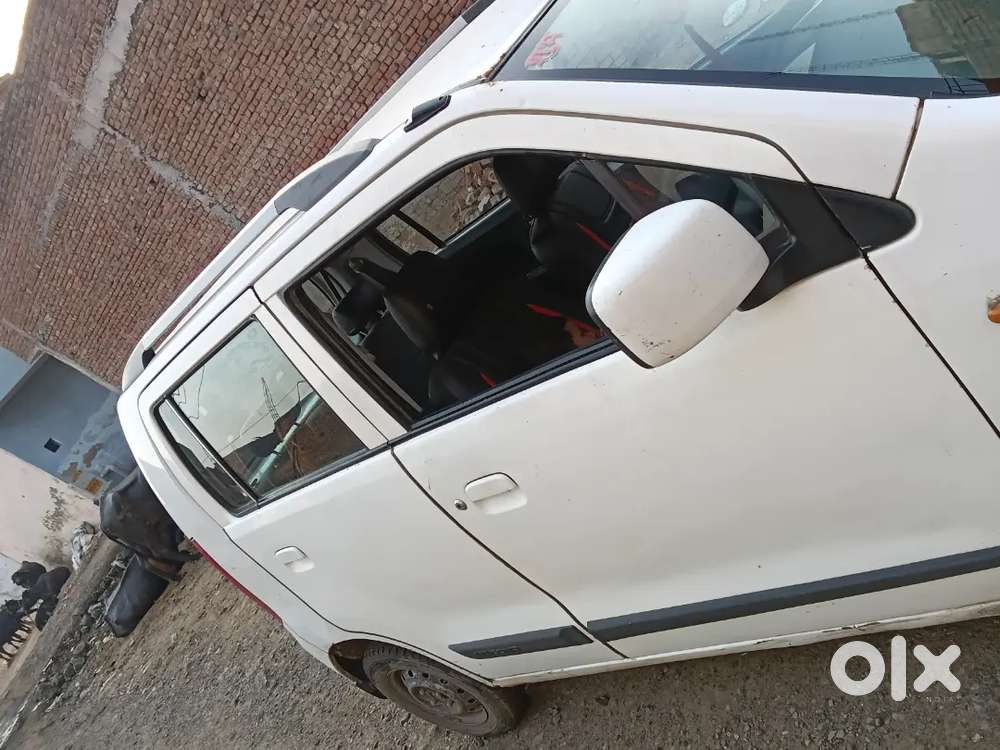 Car Me Koi Bhi Kami Nhi Hai