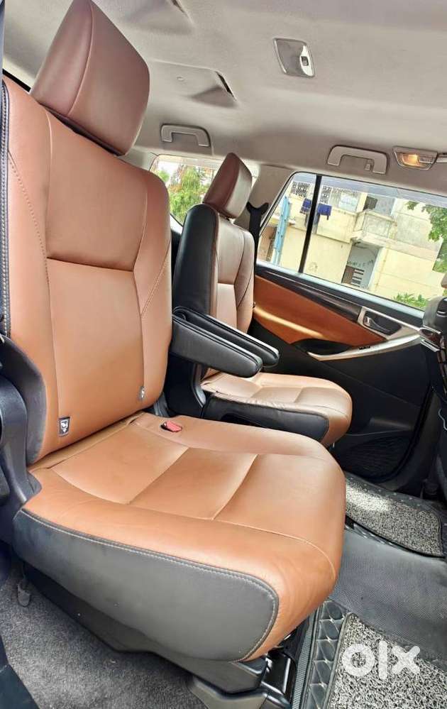 Toyota Innova Crysta 2.8 Zx At 7 Seater, 2017, Diesel