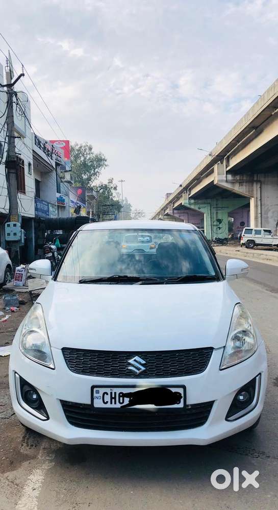 Maruti Suzuki Swift Vxi + Manual, 2017, Petrol