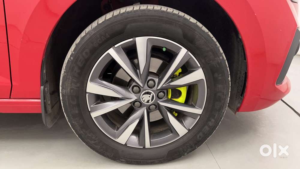 Skoda Slavia Style 1.0l Tsi Mt, 2023, Petrol