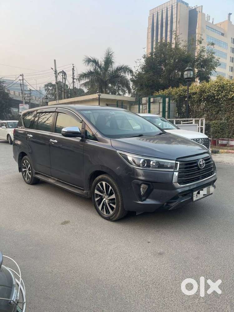 Toyota Innova Crysta 2.8z Automatic, 2022, Diesel