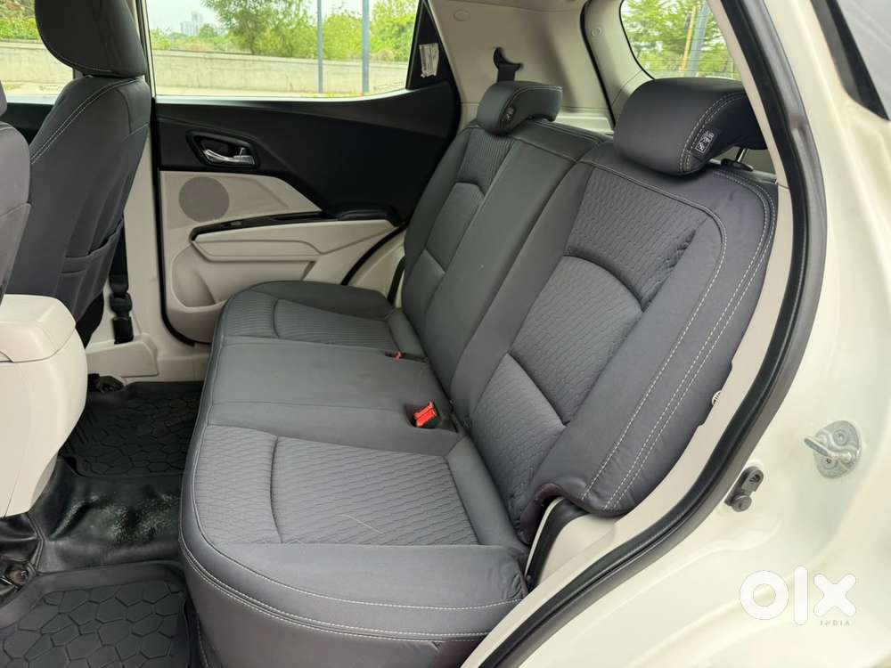 Mahindra Xuv300 W8, 2022, Petrol