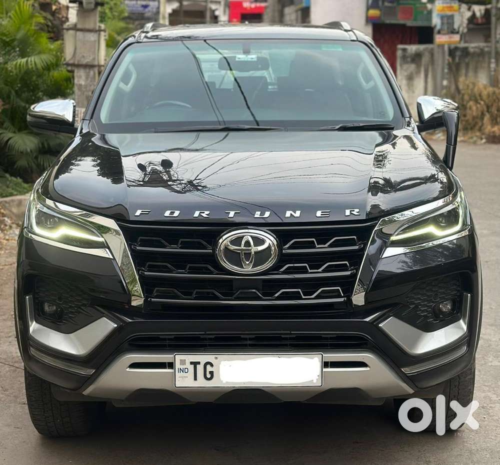 Toyota Fortuner 4x2 At 2025 Black