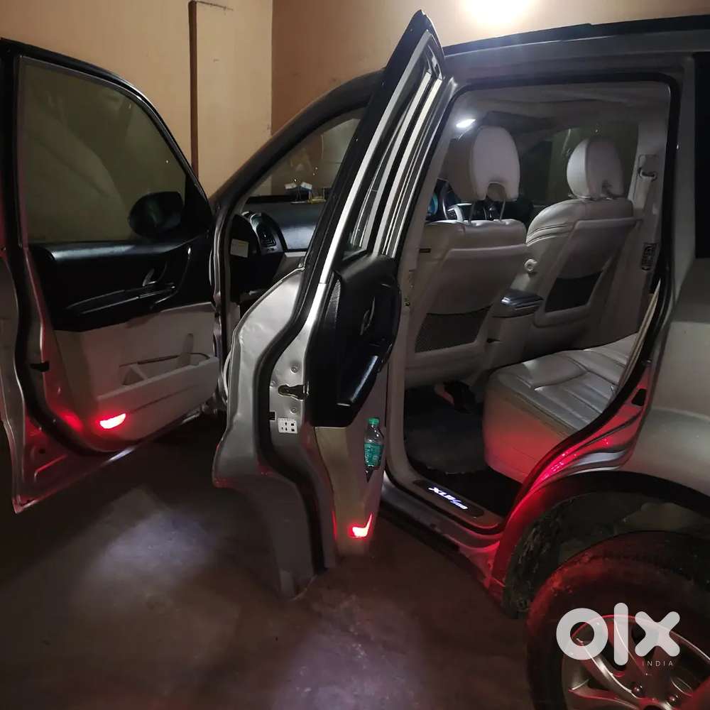 Mahindra Xuv500 W10 (top Model)  2016  Sunroof  Excellent Condition