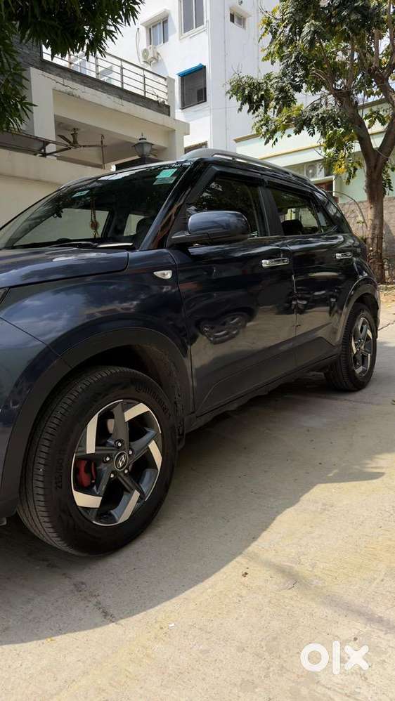 Hyundai Venue 2020 Petrol 64100 Km Driven