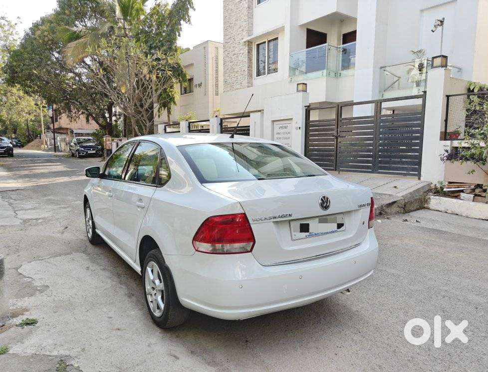 Volkswagen Vento 1.2 Tsi Highline Plus At, 2014, Petrol
