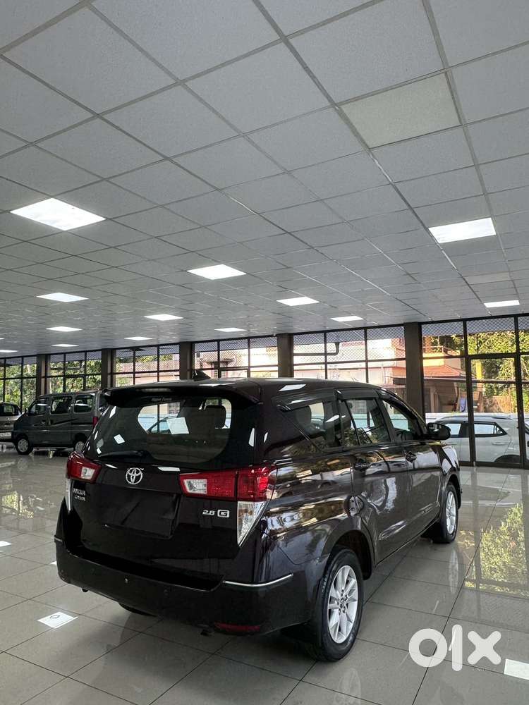 Toyota Innova Crysta 2.8 Gx At 8s, 2016, Petrol