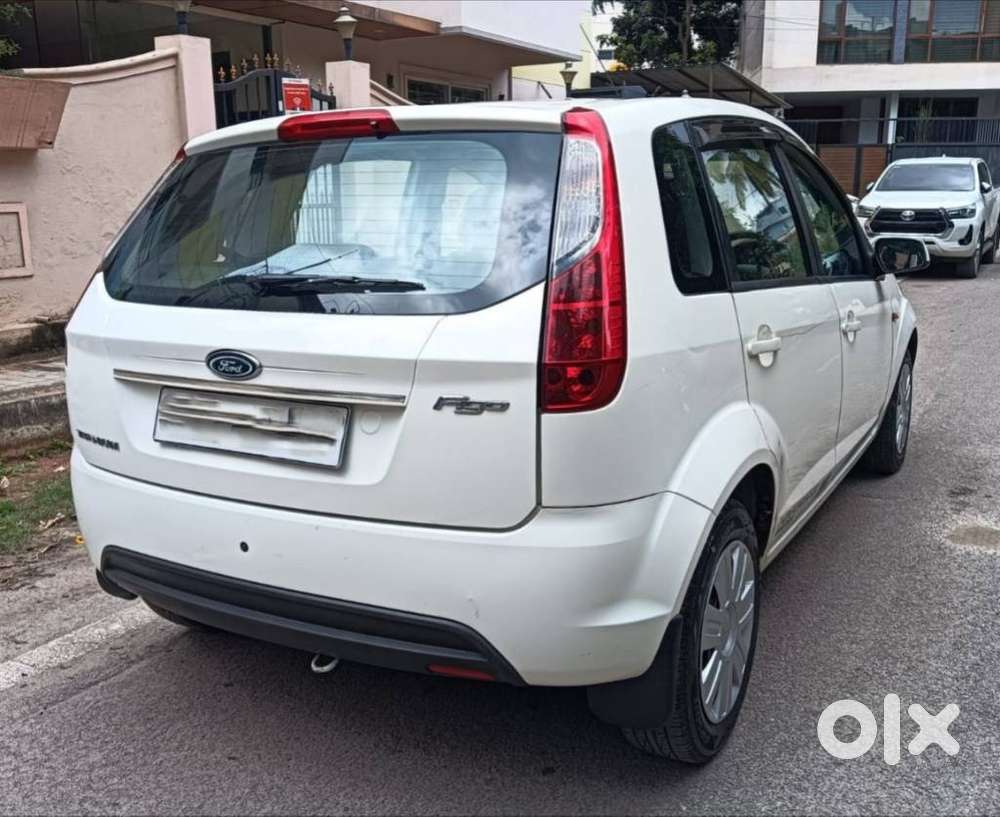 Ford Figo Petrol Titanium, 2010, Petrol