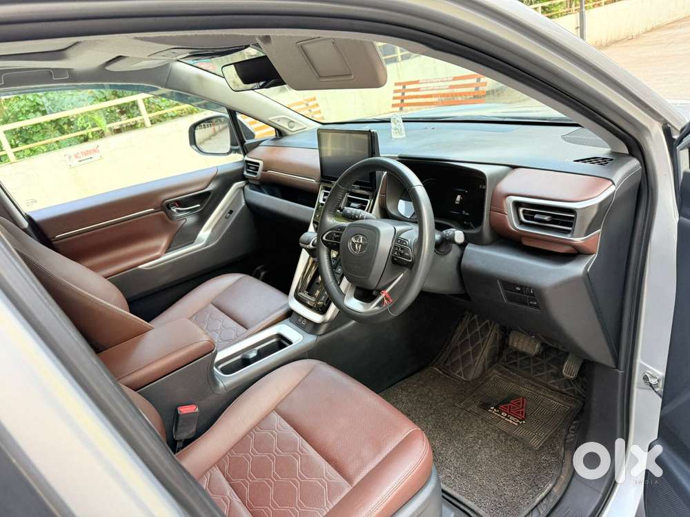 Toyota Innova Hycross 2.0 Zx (o) Hybrid 7 Str, 2024, Petrol