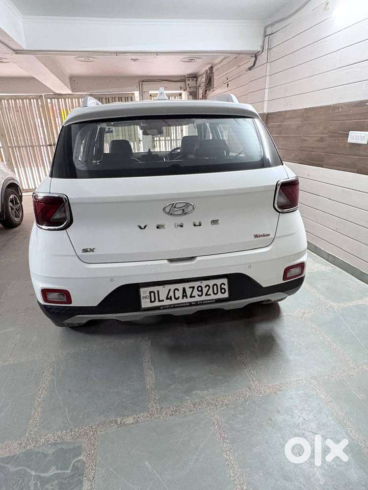 Hyundai Venue 2021 Petrol Well Maintained