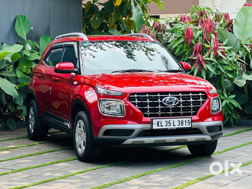 Hyundai Venue 1.2 S (o), 2022, Petrol