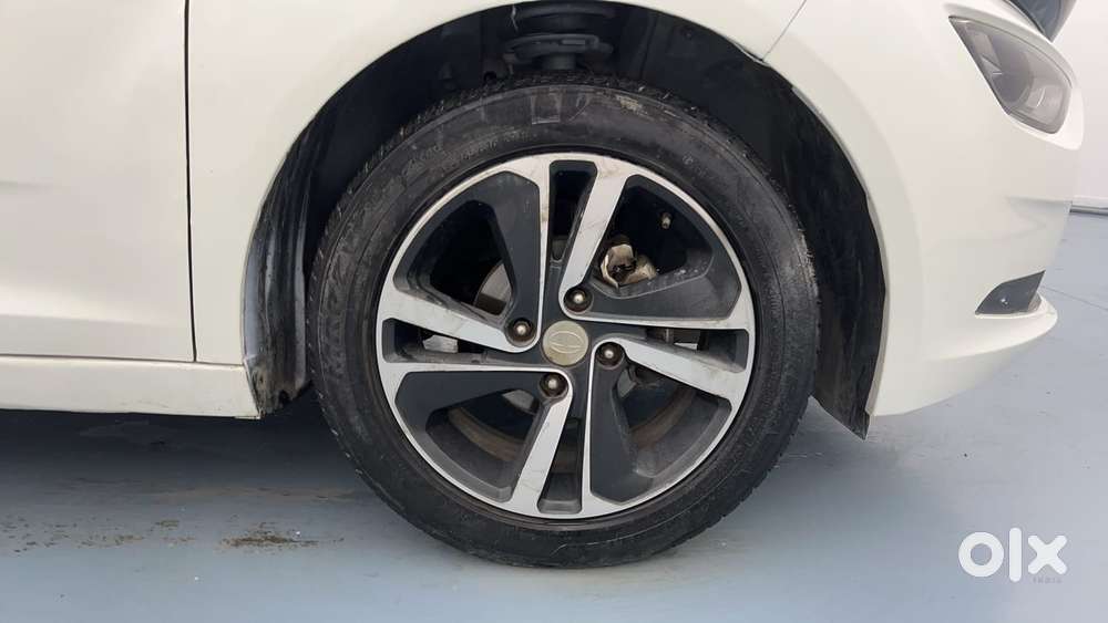 Tata Altroz Xz, 2020, Petrol