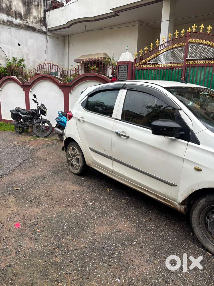 Tata Tiago Petrol 2017 Year