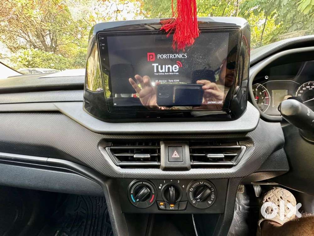  2024 Maruti Suzuki Brezza Lxi 1.5 Petrol Mt