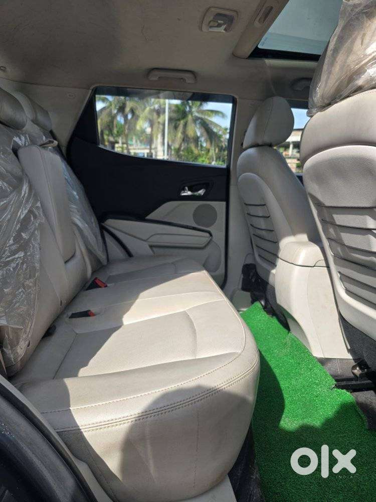 Mahindra Xuv300 W8 Option Dual Tone, 2023, Petrol