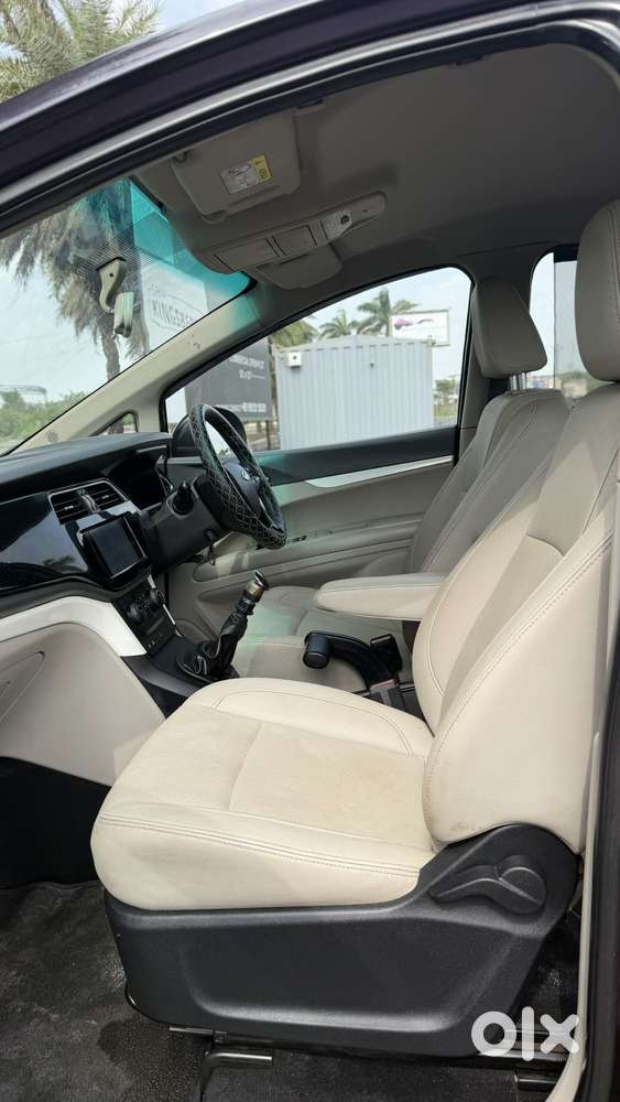 Mahindra Marazzo M8, 2018, Diesel