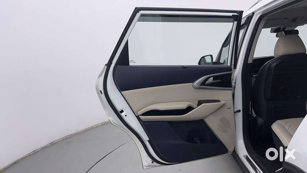 Kia Carens 1.4 Luxury Plus 6 Str, 2022, Petrol