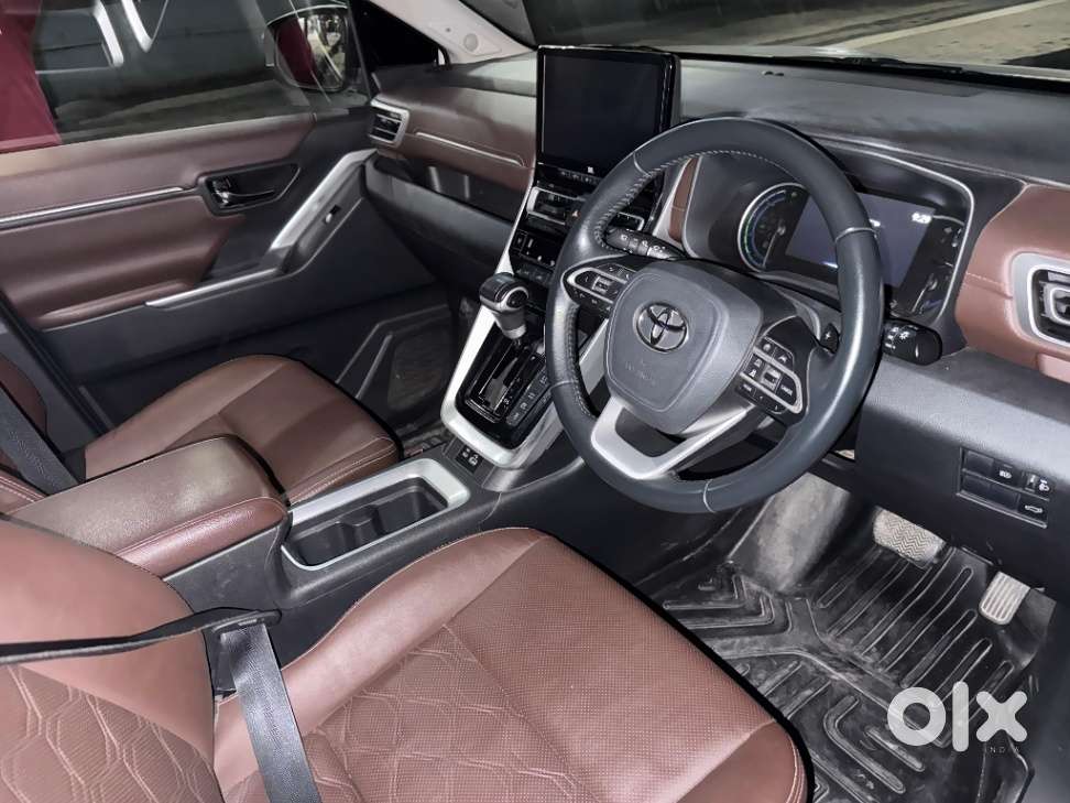 Toyota Innova Hycross 2.0 Zx (o) Hybrid 7 Str, 2024, Petrol