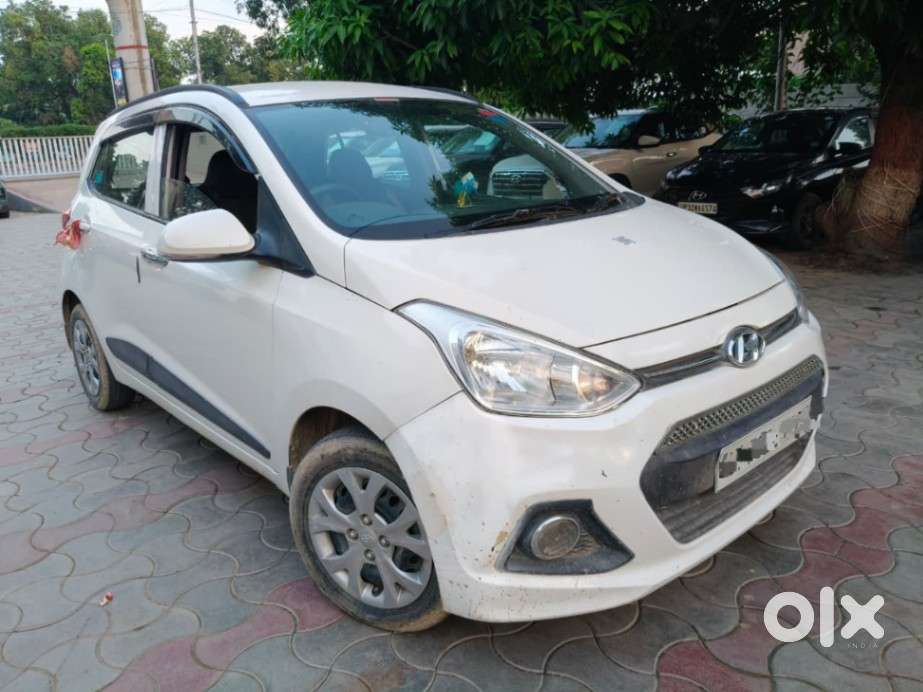 Hyundai Grand I10 Nios Sportz, 2016, Petrol