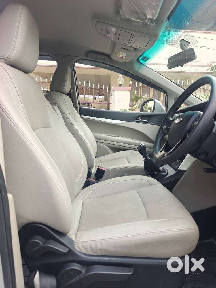 Mahindra Marazzo M8, 2018, Diesel