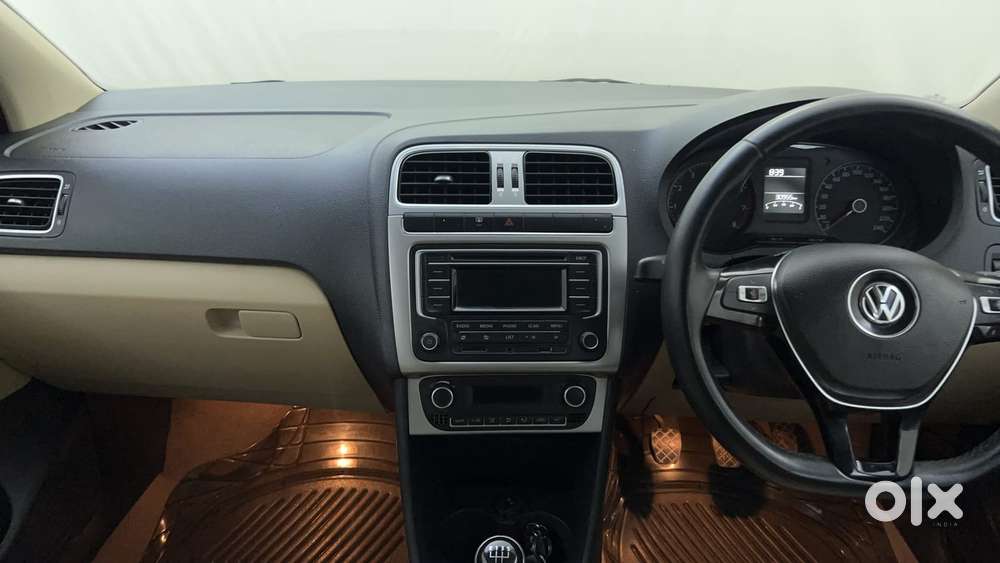Volkswagen Polo Petrol Highline 1.2l, 2015, Petrol