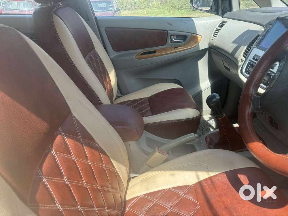 Toyota Innova 2.5 G (diesel) 8 Seater, 2011, Diesel