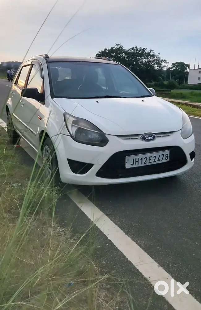 Ford Figo Petrol Lxi 2014 Manual
