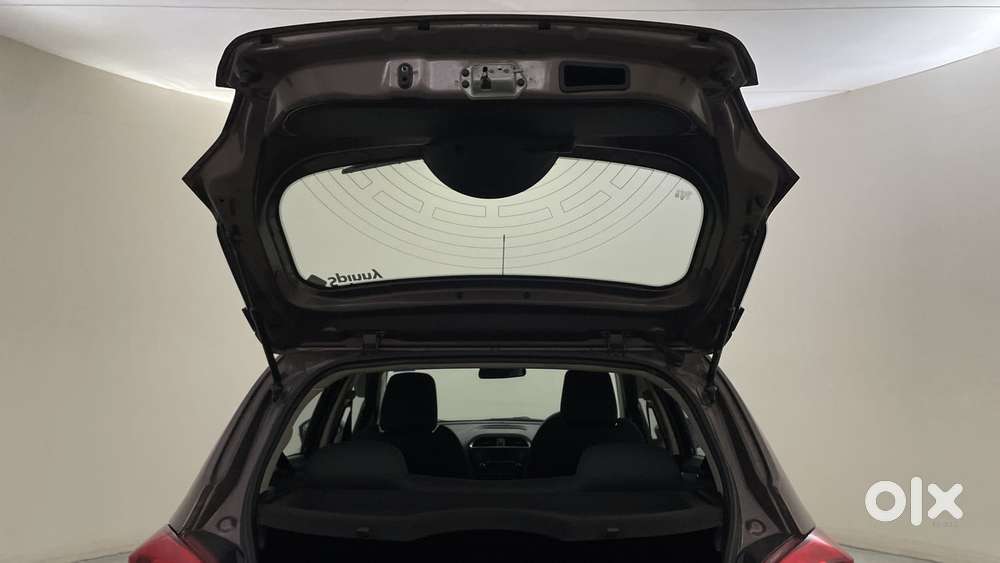 Tata Tiago Xza, 2017, Petrol