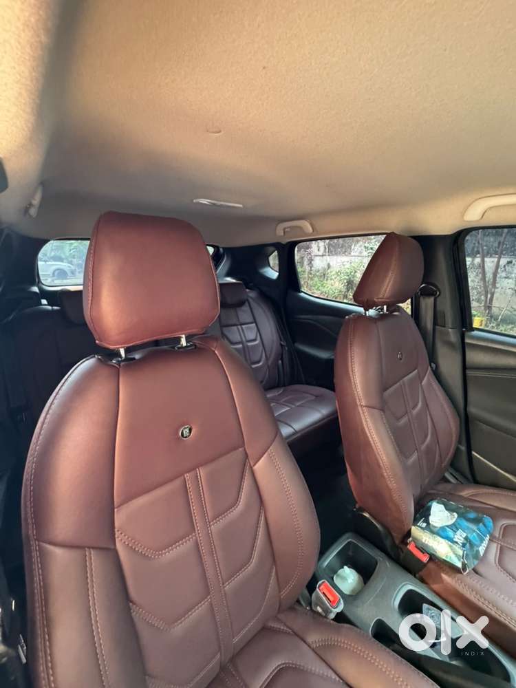 Nissan Magnite Petrol 2025 Automotic