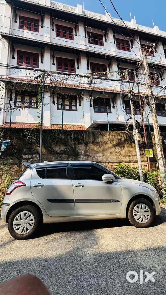 Maruti Suzuki Swift 2017 Petrol 64000 Km Driven