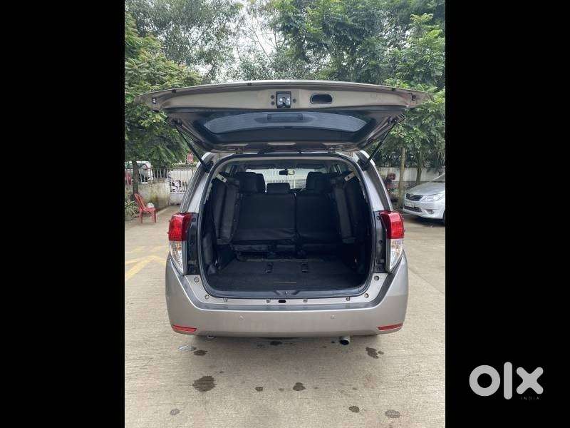 Toyota Innova Crysta 2.8 Gx At 8 Seater, 2017, Diesel
