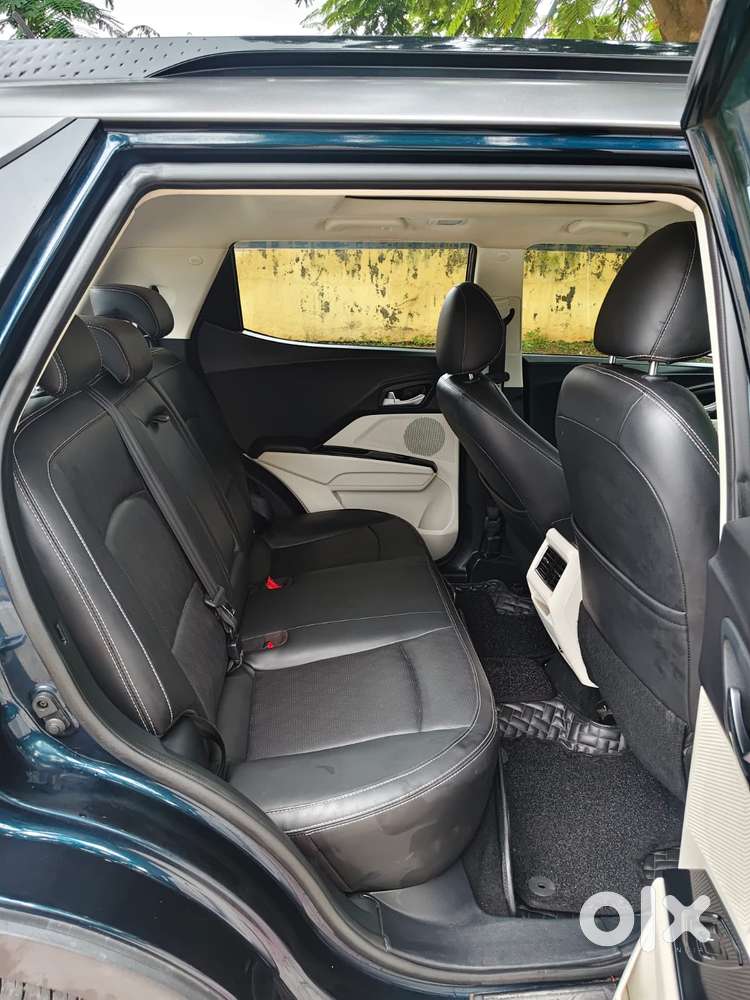 Mahindra Xuv 3xo Ax7l Petrol Mt, 2025, Petrol