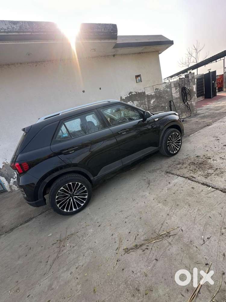 Hyundai Venue 2024 Petrol Good Condition