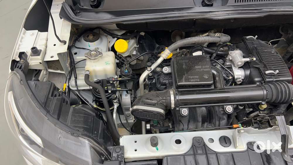 Renault Triber Rxz, 2022, Petrol
