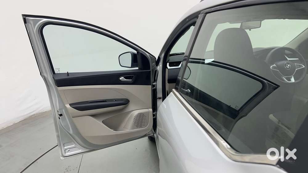 Renault Triber Rxz, 2021, Petrol
