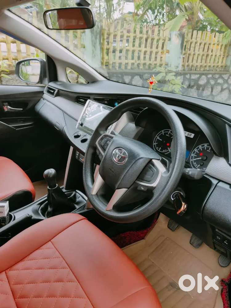 Innova Crysta Gx+plus 2022 Diesel 28000 Km ,limited  Edition Clour.