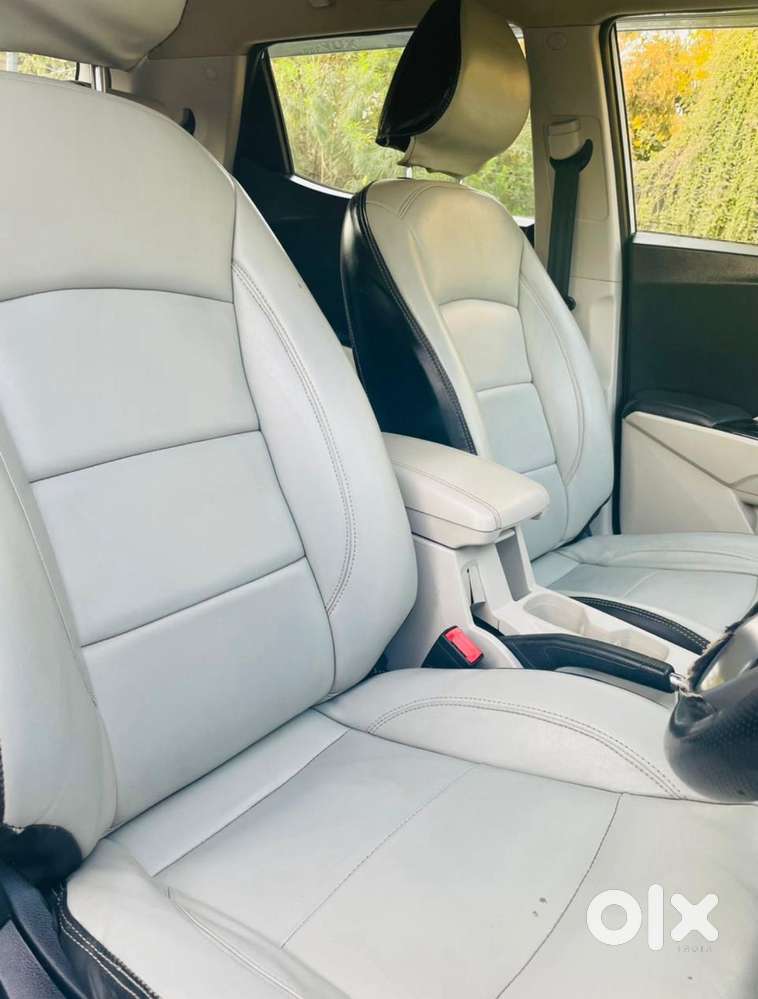 Mahindra Xuv300 W8, 2020, Petrol