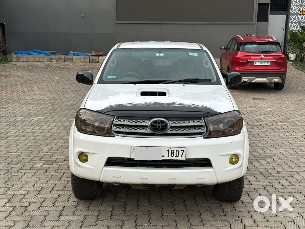 Toyota Fortuner 2011 Diesel Manual