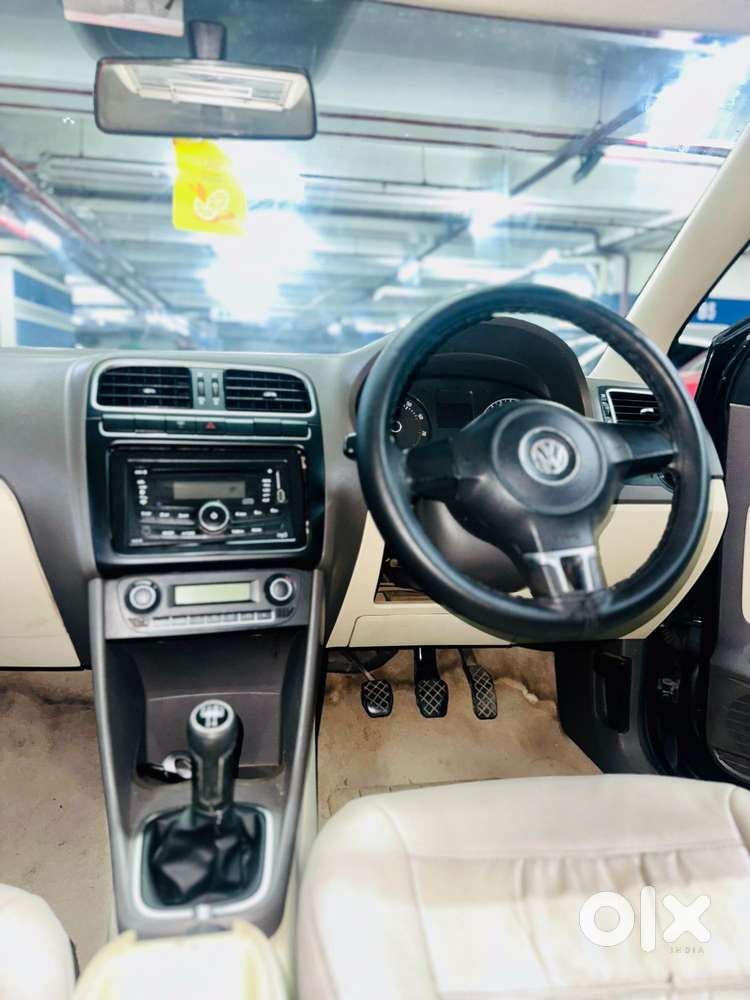 Volkswagen Vento 2010-2013 Petrol Highline, 2011, Petrol