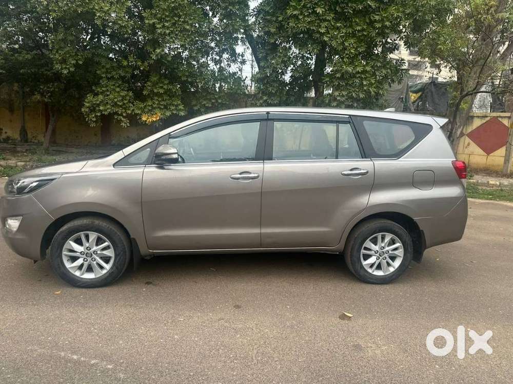 Toyota Innova Crysta 2.4 V, 2017, Diesel