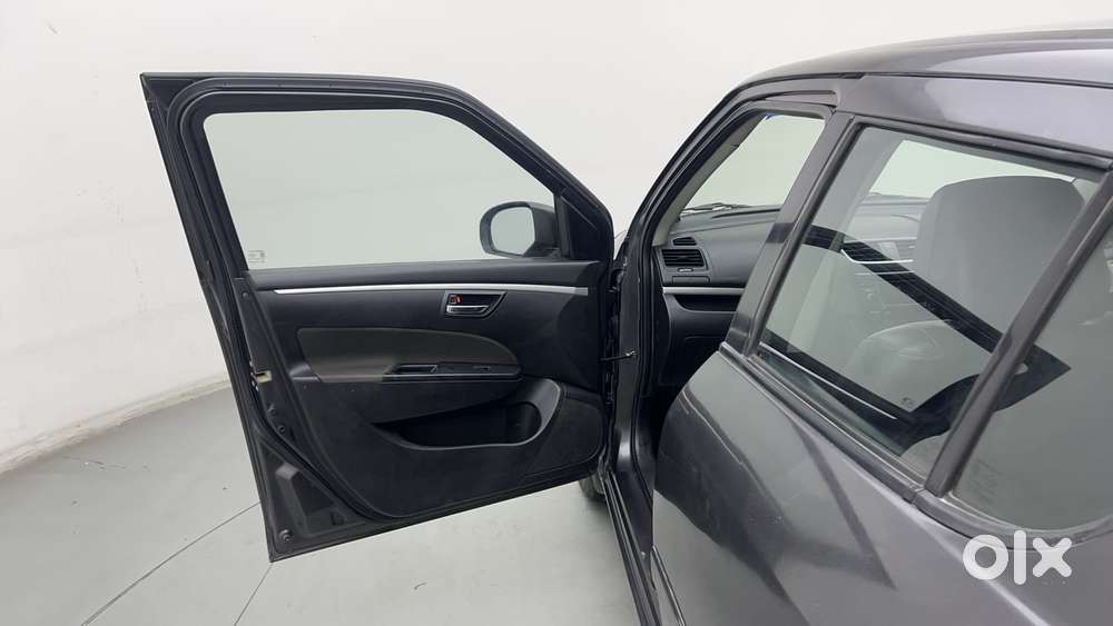 Maruti Suzuki Swift Vxi Optional, 2016, Petrol