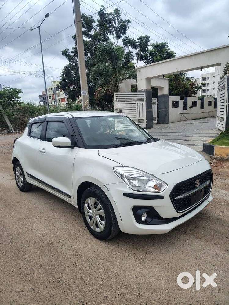 Maruti Suzuki Swift Vxi + Manual, 2022, Petrol