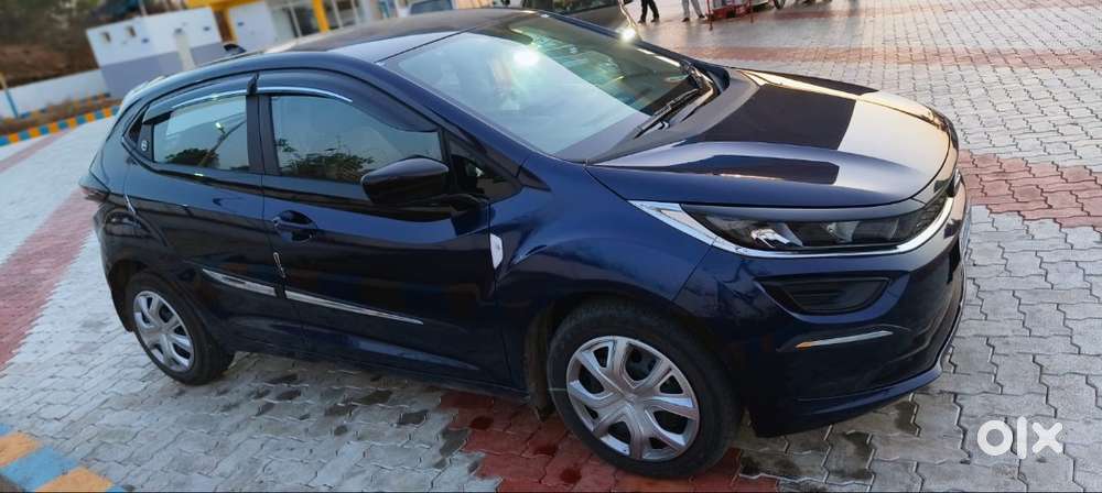 Tata Altroz Xm(s) Petrol – Nov 2023  35,000 Km  1st Owner  ₹7,00,00