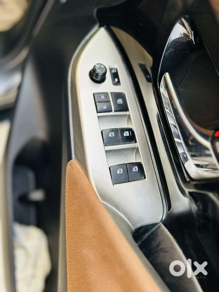 Toyota Innova Crysta 2.8z Automatic, 2018, Diesel