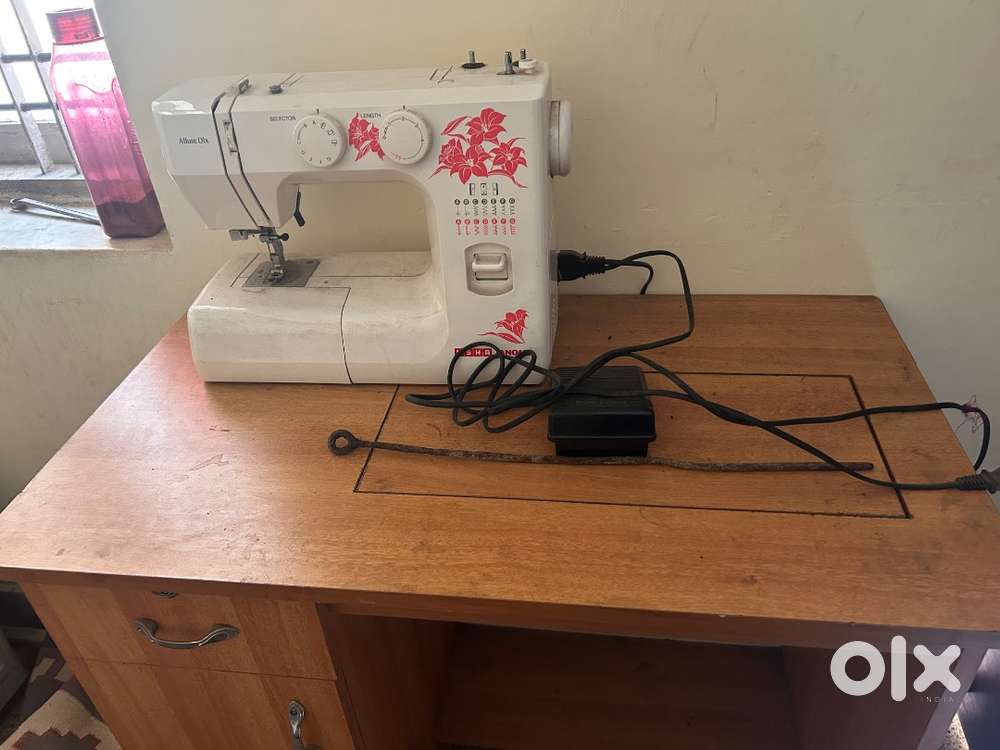 SEWING MACHINE USHA
