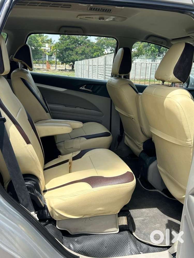 Mahindra Marazzo M8, 2018, Diesel