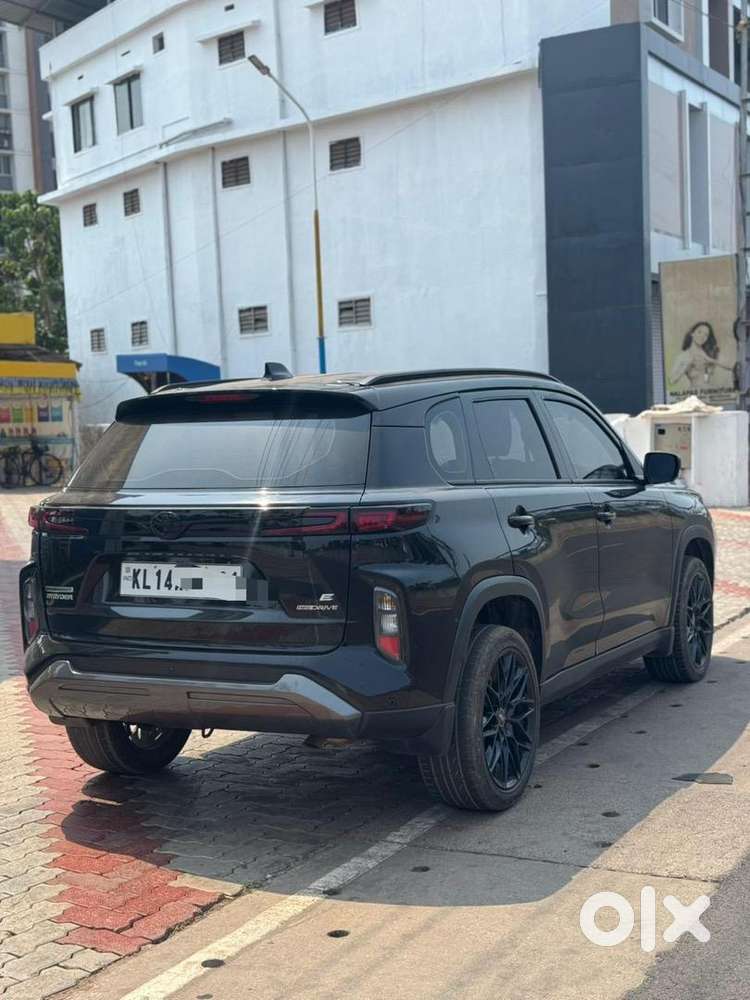 Toyota Urban Cruiser Hyryder 2024 Petrol Well Maintained